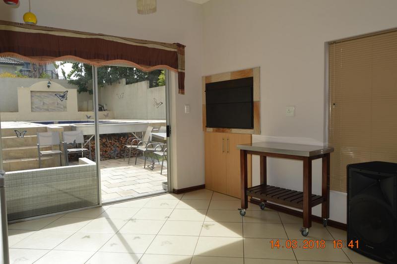 To Let 6 Bedroom Property for Rent in Kleinbron Estate Western Cape
